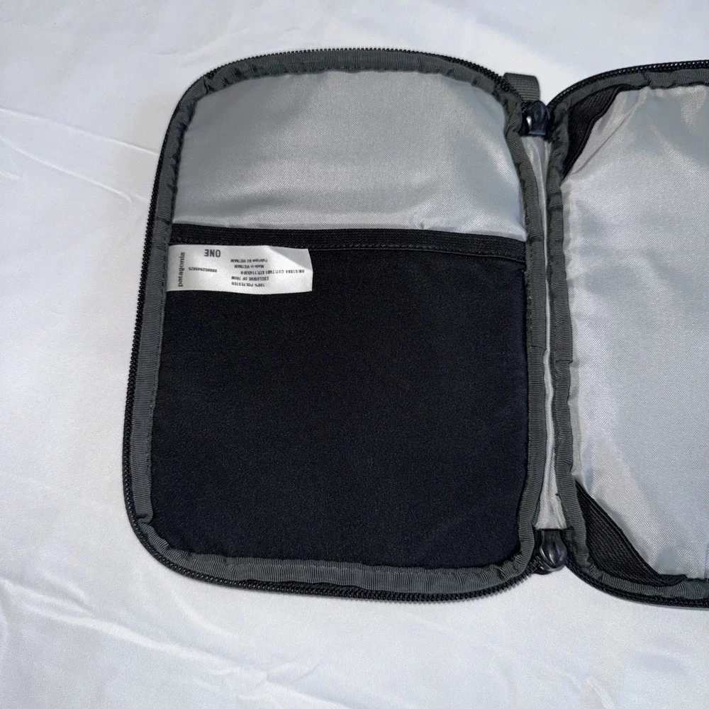 Patagonia Padded Tablet Case Black Zip Around Accessory 9x7 iPad Mini Kindle